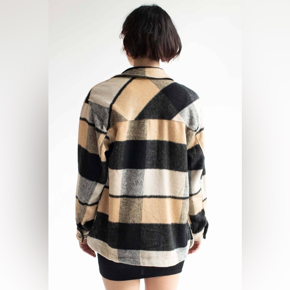 Oversized Shacket - Picture 2 of 4